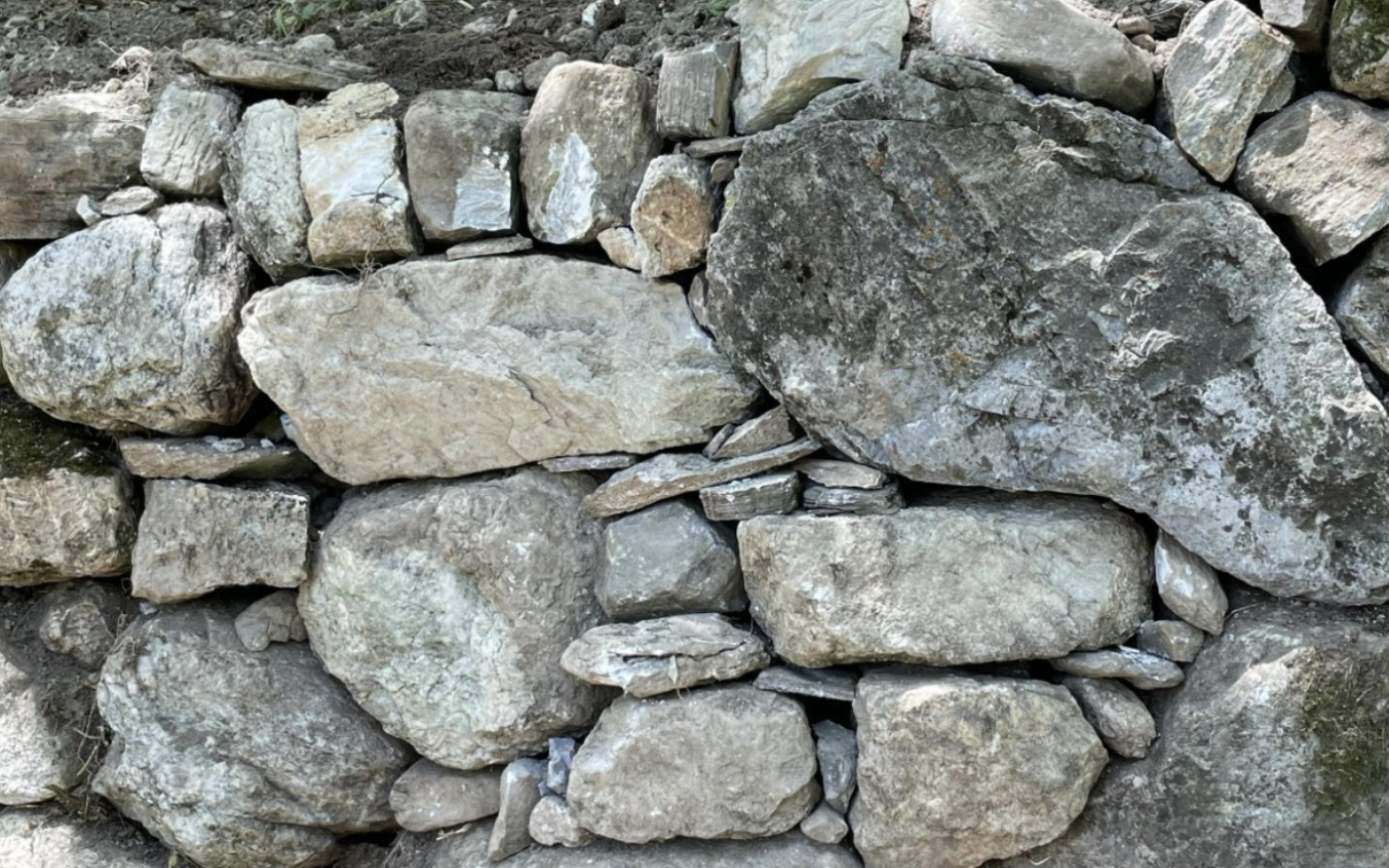 Trockenmauer