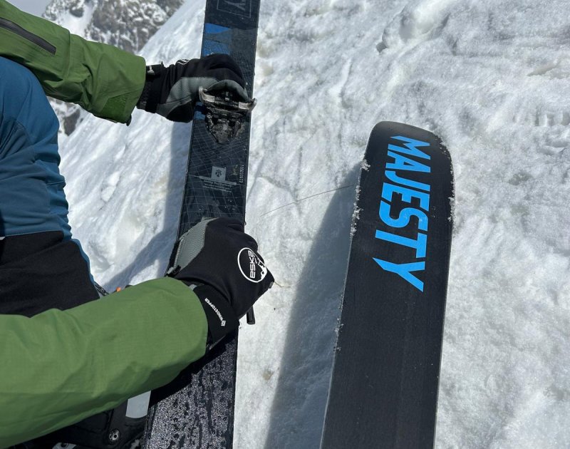 Unsere Partnerschaften, Majesty Skis